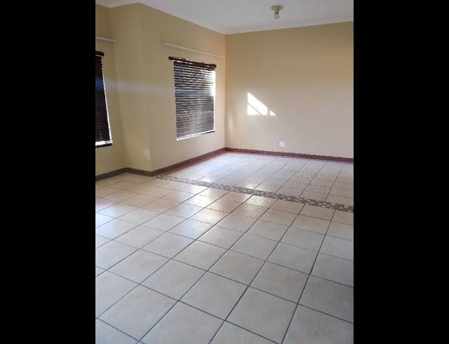 2 BEDROOM PROPERTY TO RENT IN MOOIKLOOF RIDGE ESTATE